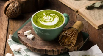 Bukan Sekadar Minuman Hits: Teh Hijau Matcha Ternyata Bisa Bikin Wajah Glowing Alami