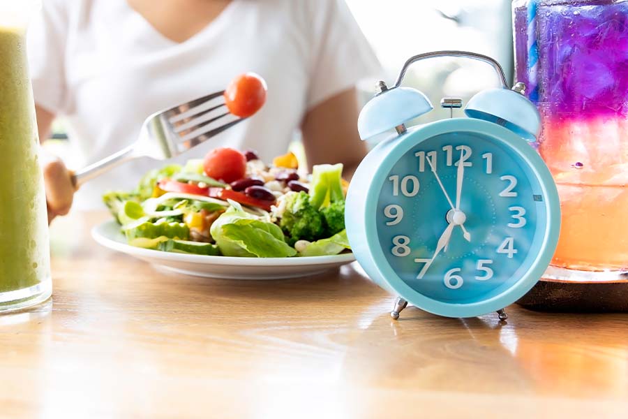 Benarkah Intermittent Fasting Bisa Membuat Tubuh Lebih Bugar Simak Penjelasannya!