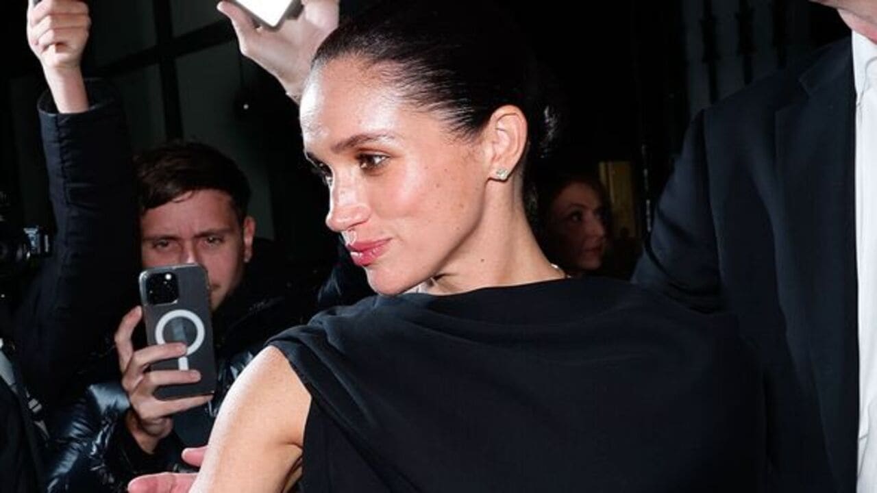 Meghan Markle Diisukan Undang Diri ke Paris Fashion Week 2026
