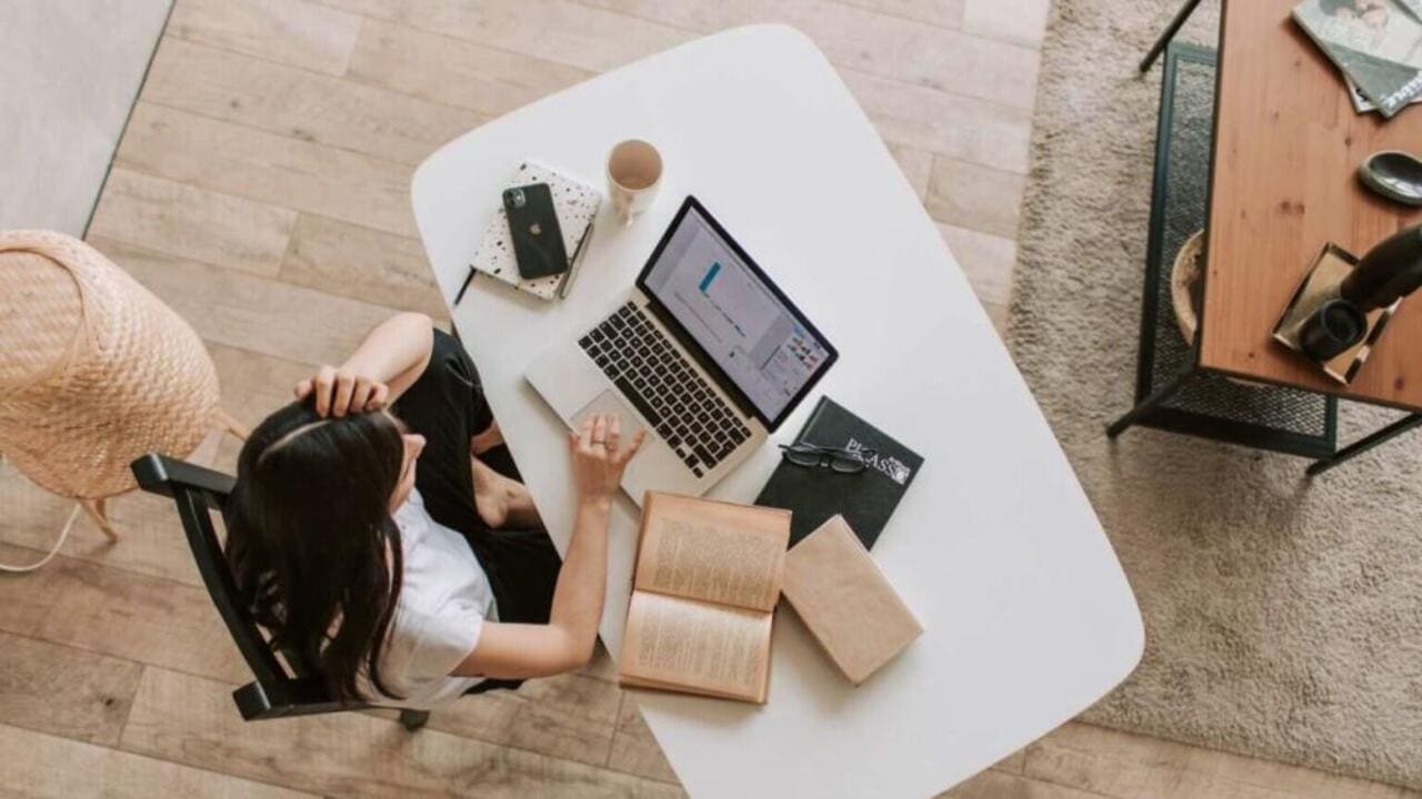 Tips dan Trik Agar WFH Jadi Lebih Mudah dan Produktif